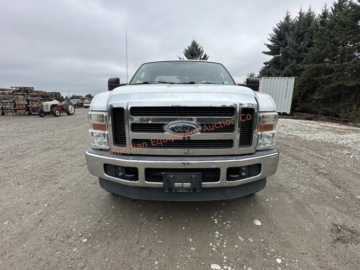 2010-ford-f-250-super-duty-4x4-pickup-image-15