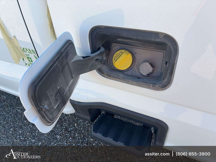 2024-ford-f350-image-16