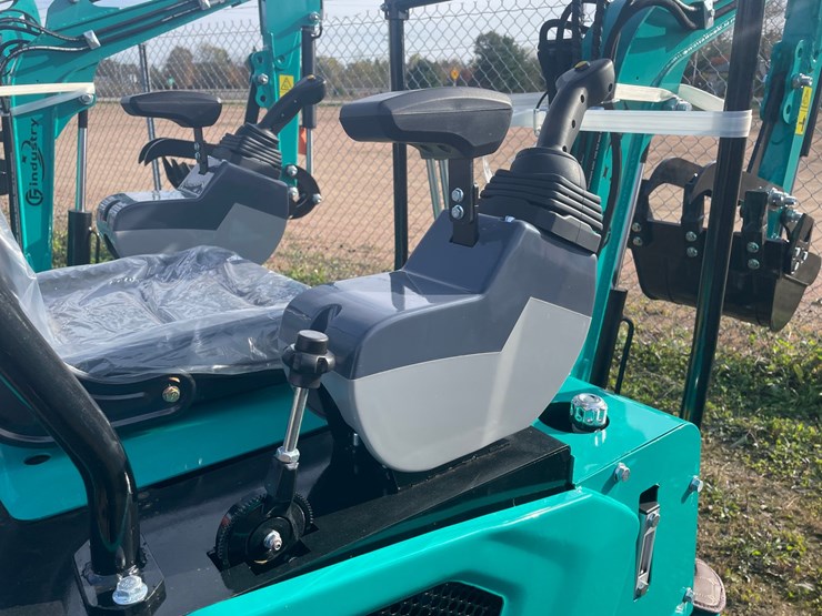 #3229-•-2026-cfg-kv16r-mini-excavator-image-21