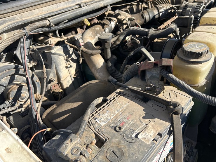 #6935-•-2000-ford-f-550-super-duty-stake-bed-dump-truck-(has-wi-title)-image-46