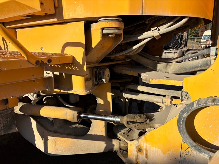 #1884-•-1998-volvo-l120c-wheel-loader-image-12
