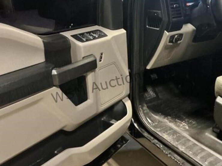 2017-ford-f-150-p/u-image-24