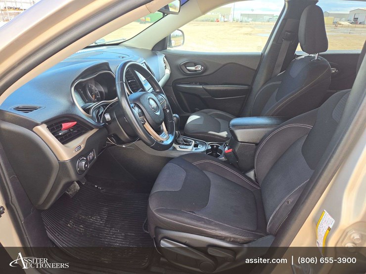 2015-jeep-cherokee-image-10