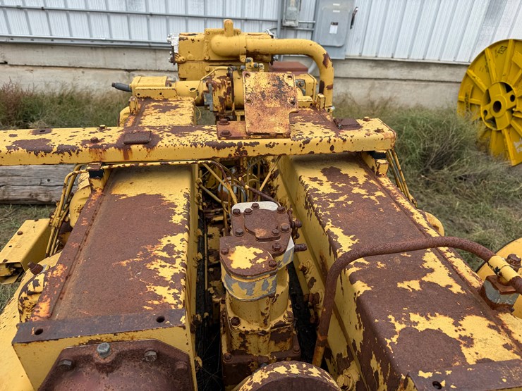 caterpillar-d379-image-1