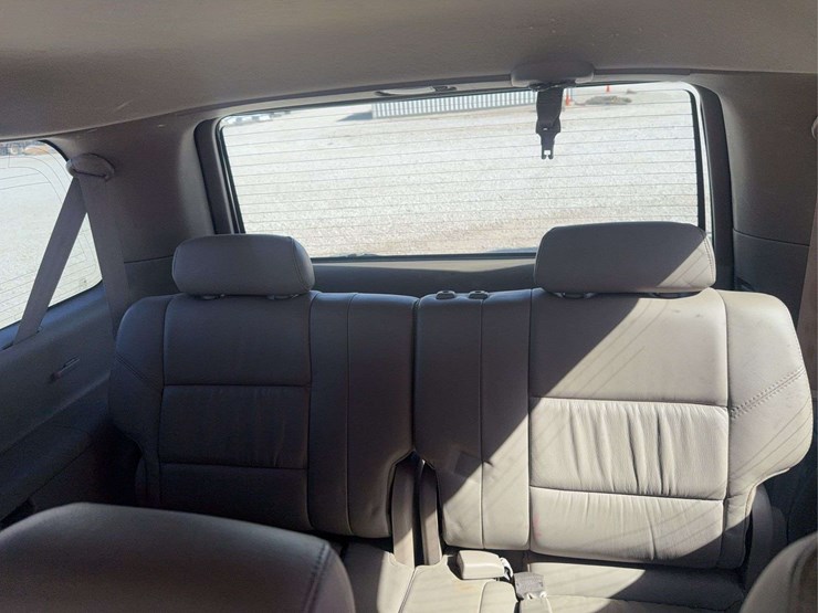 2007-toyota-sequoia-srs-suv,-v8/iforce,-4wd,-rear-hitch,-rear-control,-power-lock/windows/mirrors,-leather-interior,-heated-seats,-sunroof,-284,475-miles,-vin#-5tdbt44a77s283708-image-15