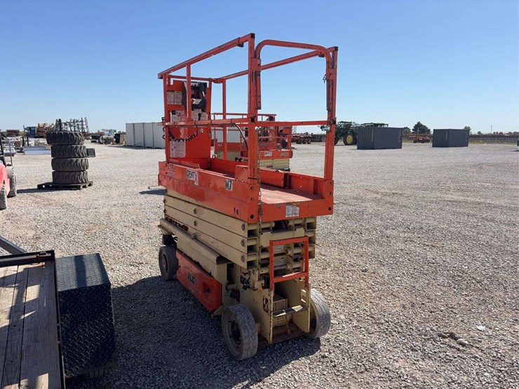 2016-jlg-26’-scissor-lift-(7m)-model-2632es,-battery-operated,-,-26’-reach,-non-marking-tires,-s/n--m200001221-image-6