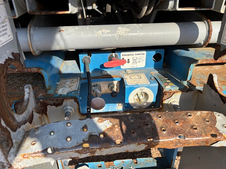 #1921-•-2018-genie-gs-1930-electric-scissor-lift-image-18