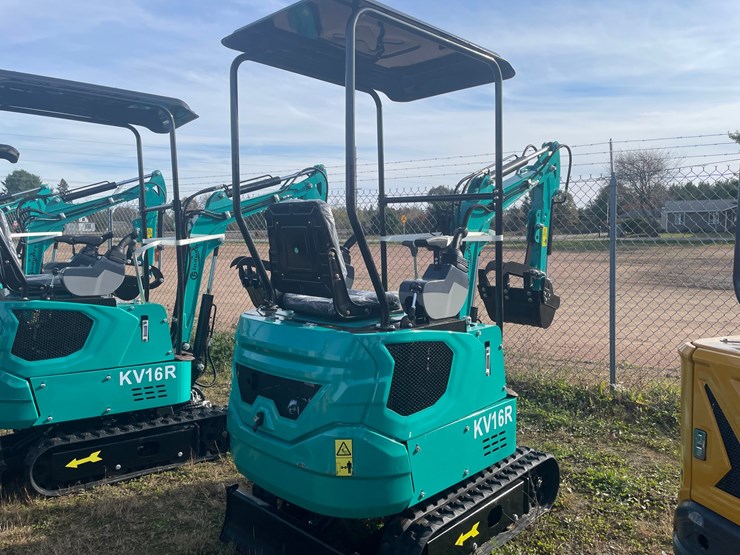 #3227-•-2026-cfg-kv16r-mini-excavator-image-3