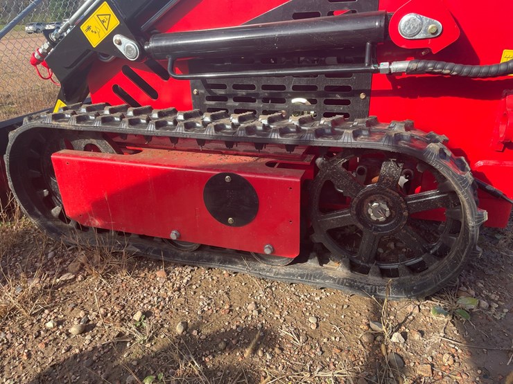 #3213-•-2026-skid-steer-loader-image-5