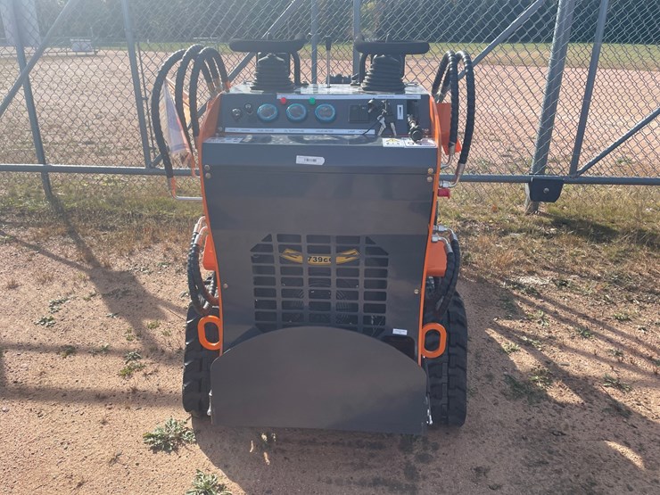 #3202-•-landhonor-mini-skid-steer-loader-image-6
