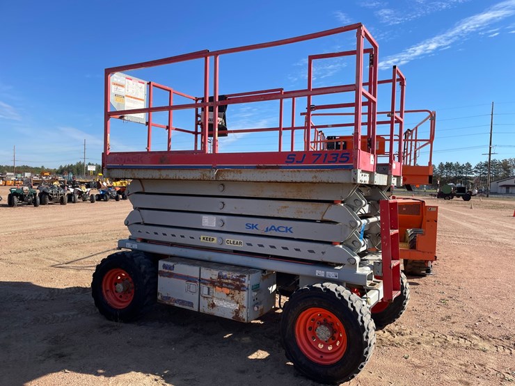 #1878-•-skyjack-sj7135-4x4-off-road-scissor-lift-image-1