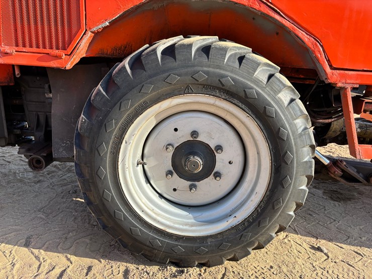 #1018-•-holder-c9.88h-articulated-tractor-with-snow-blower-image-23