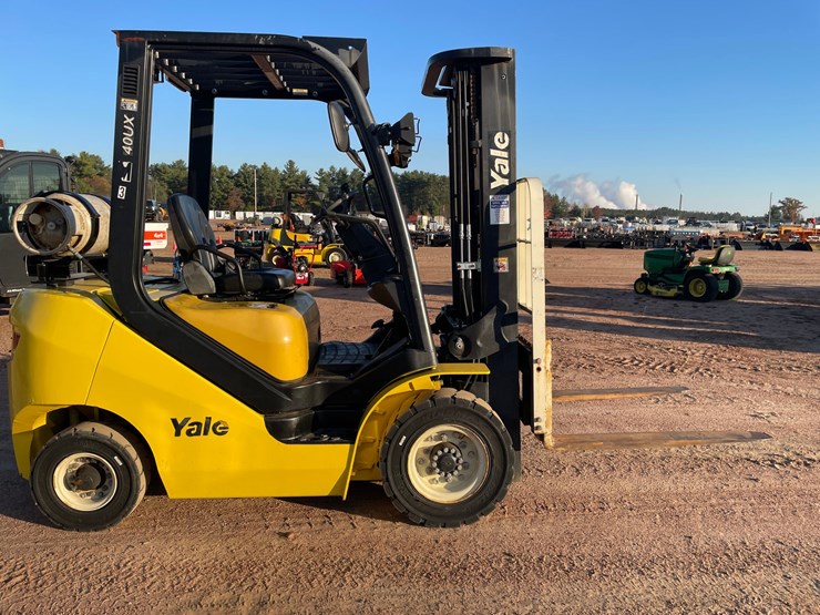 #1882-•-2022-yale-40ux-glp040ux-lp-forklift-image-2