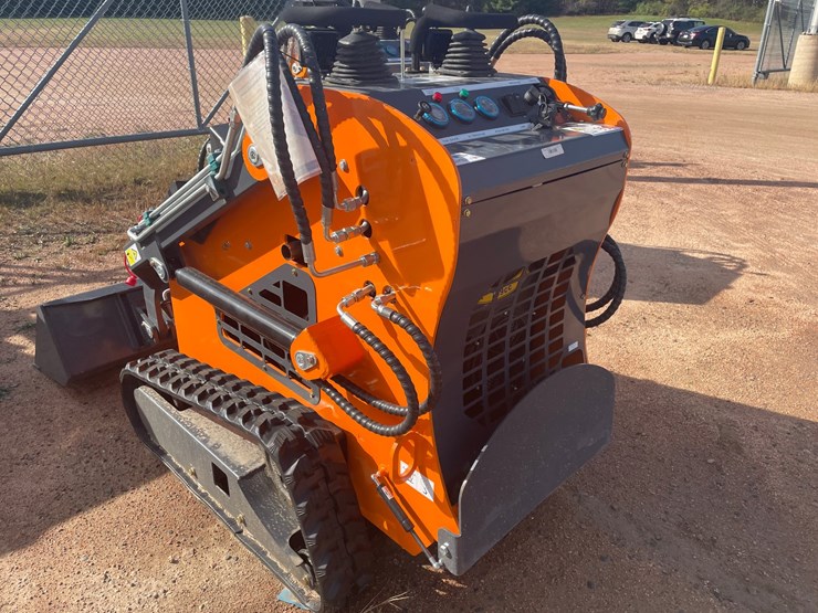 #3201-•-landhonor-mini-skid-steer-loader-me380x2-image-6