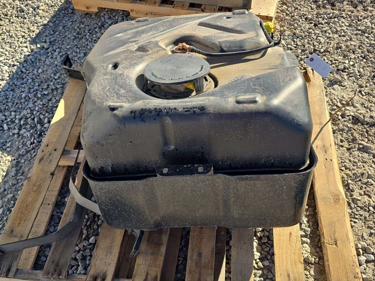 brand-new-fuel-tank,-150-gallon,-came-of-cv-international-image-4