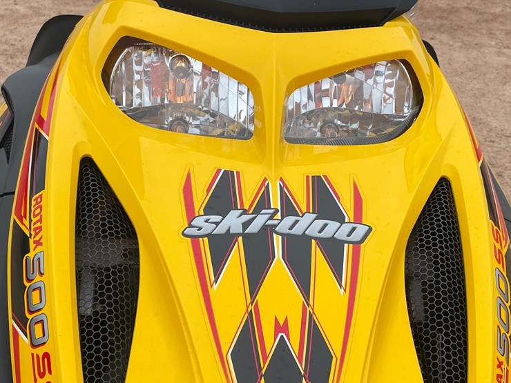 #1053-•-2004-mxz-500ss-ski-doo-snowmobile-(has-current-reg.-card)-image-43