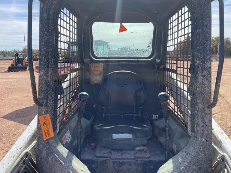 #1863-•-2017-bobcat-t450-tracked-skid-steer-image-30