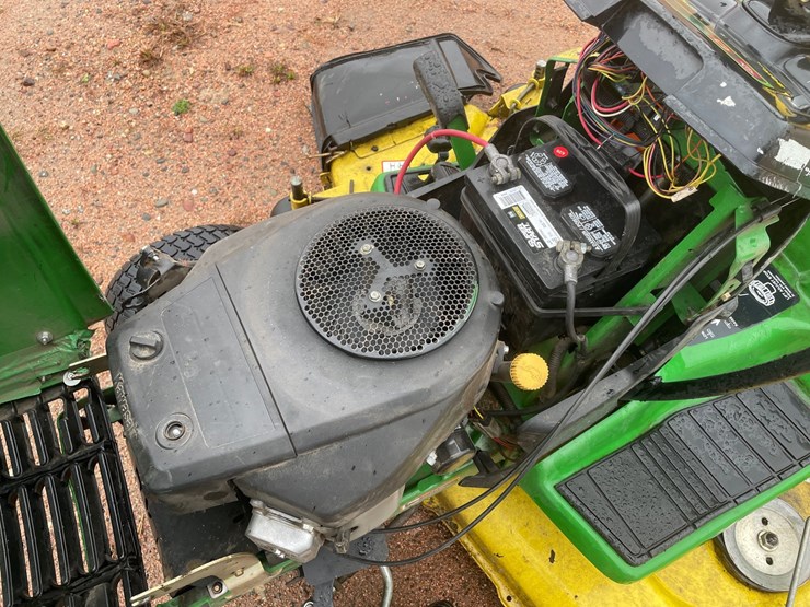 #1010-•-john-deere-gt245-riding-lawn-mower-image-55