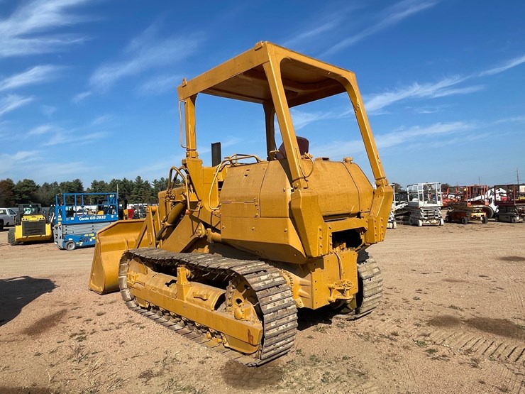 #1910-•-komatsu-d575-1-track-loader-image-7