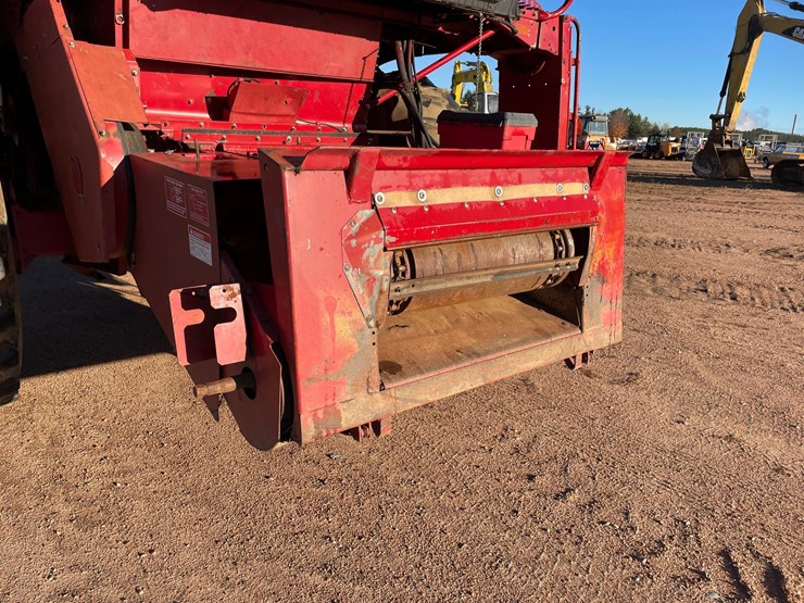 #1898-•-1991-ih-1660-axial-flow-combine-image-37