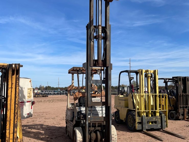 #1899-•-nissan-gas-forklift-image-15