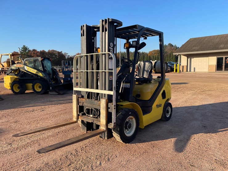 #1882-•-2022-yale-40ux-glp040ux-lp-forklift-image-1