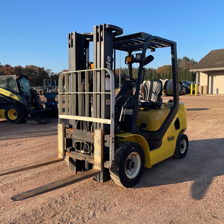 #1882 • 2022 Yale 40UX GLP040UX LP Forklift
