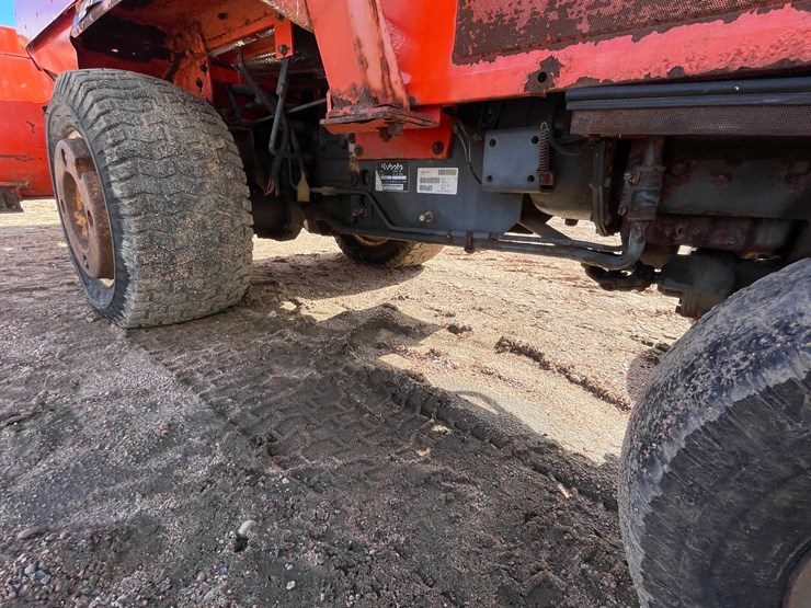 #1019-•-kubota-f2400-4wd-tractor-with-attachments-image-67