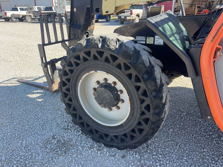 2016-jlg-642-telehandler,-6000lbs,-4,051-hours,-diesel-engine,-42’-reach,-4’-long-forks,-solid-tires,-s/n--0160074179-image-14