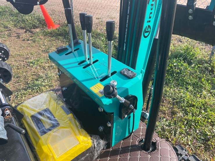 #3233-•-2026-cfg-kt13r-mini-excavator-image-9
