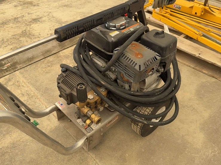 2018-mi-t-m-pressure-washer-2700-psi,-model-ca27031mmh,-gas,-runs-rough,-comes-with-hose-&-wand,-s/n--1877569-image-5