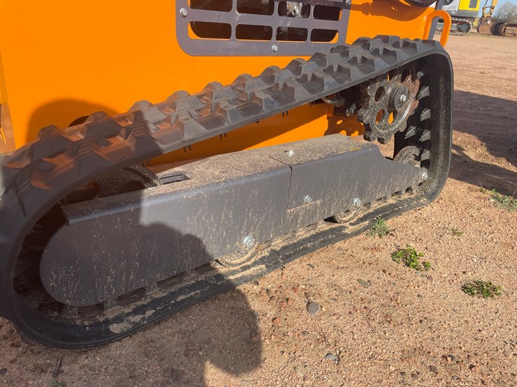 #3206-•-landhonor-mini-skid-steer-loader-image-12