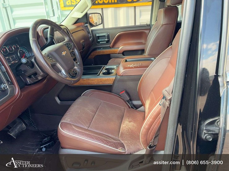 2015-chevrolet-silverado-1500-high-country-image-30