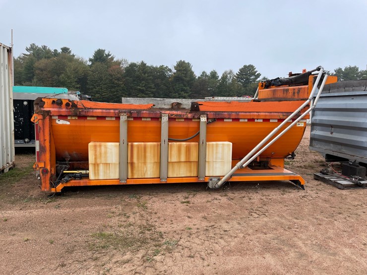 #3729-•-16'-salter-and-sand-box-with-conveyor-bottom-image-6