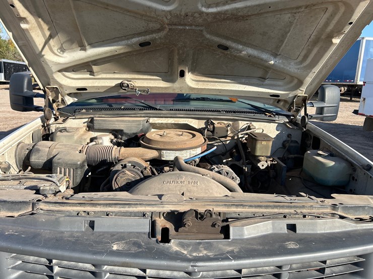 #6933-•-1994-chevrolet-1-ton-dually-service-body-truck-(has-wi-title)-image-17