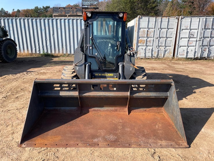 #1082-•-new-holland-l228-skid-steer-image-8