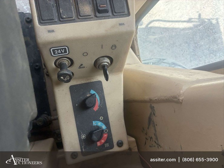 2002-caterpillar-140h-image-25