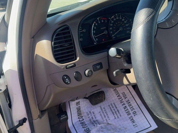 2007-toyota-sequoia-srs-suv,-v8/iforce,-4wd,-rear-hitch,-rear-control,-power-lock/windows/mirrors,-leather-interior,-heated-seats,-sunroof,-284,475-miles,-vin#-5tdbt44a77s283708-image-12