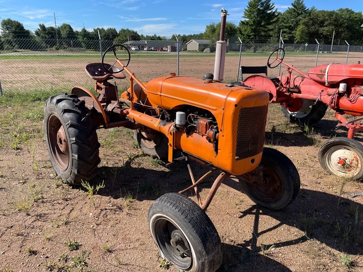 #1950-•-allis-chalmers-b-wide-tractor-image-1