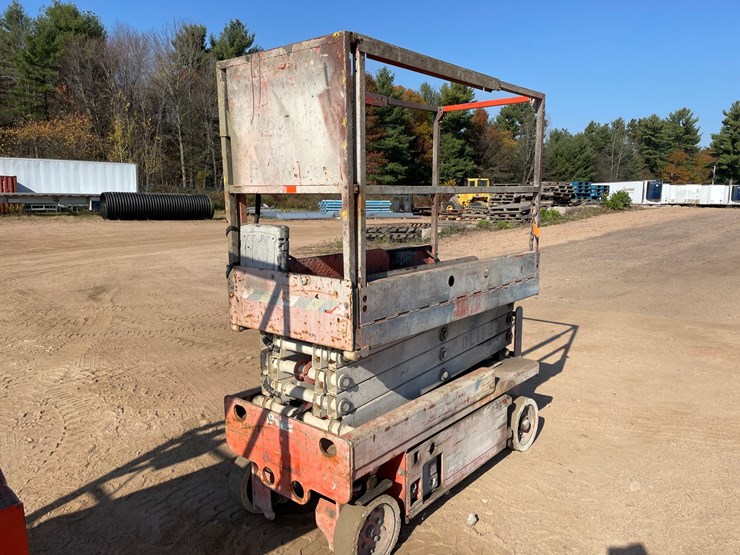 #1909-•-snorkel-s1930-scissor-lift-image-5