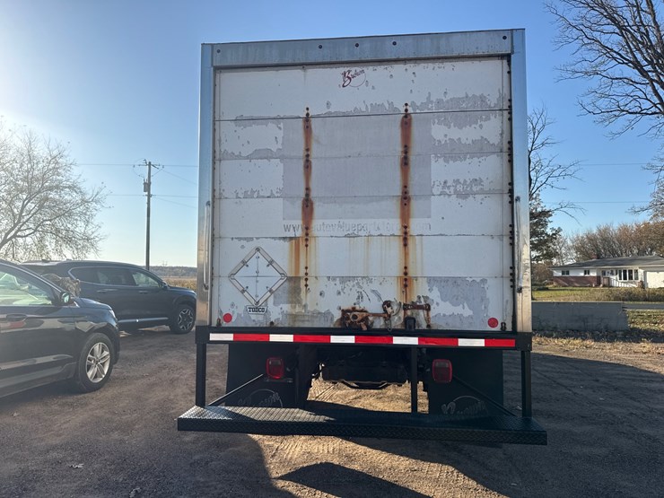 #6900-•-2017-ford-super-duty-xl-box-truck-(wi-title-in-delay)-image-6
