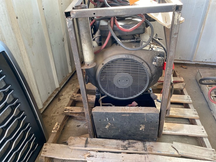 #6986-•-miller-bobcat-225g-welder-generator-with-onan-performer-16-xsl-engine-image-4