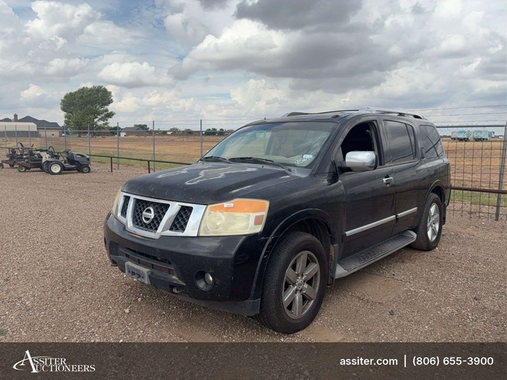 2011-nissan-armada-image-1