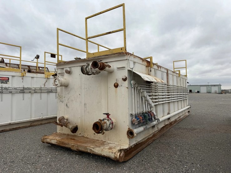 25x8x6.5-crimped-steel-2-comp.-mixing-tank-image-4