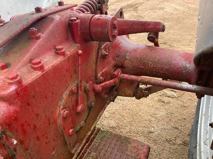 #1856-•-ford-tractor-image-48