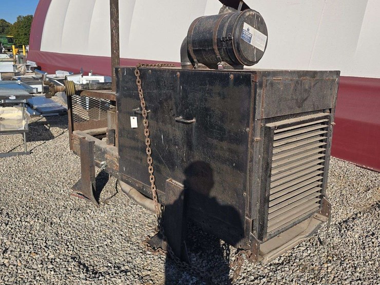pto-generator-with-big-1000-pto,-dt466-engine-image-1