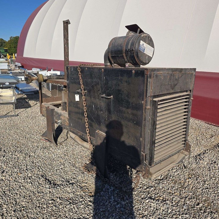 PTO generator with Big 1000 PTO, DT466 Engine