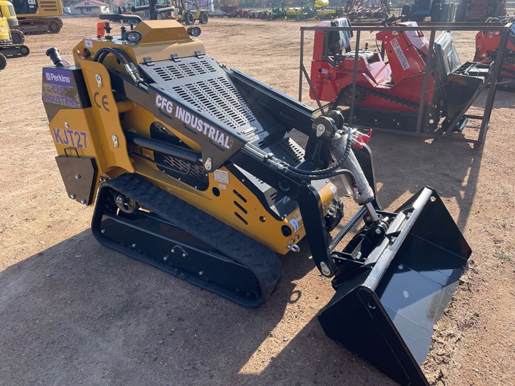 #3236-•-cfg-kjt27-skid-steer-loader-image-3