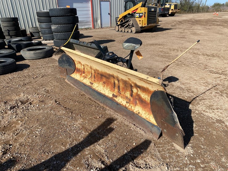 #6983-•-md-ii-truck-mount-snowplow-with-mounting-frame-and-side-wings-image-1