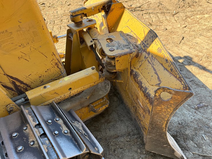 caterpillar-d3g-xl-image-8